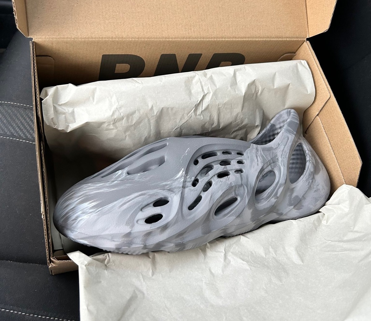 adidas Yeezy Foam Runner “MX GRANITE”が国内3月15日より発売［IE4931 
