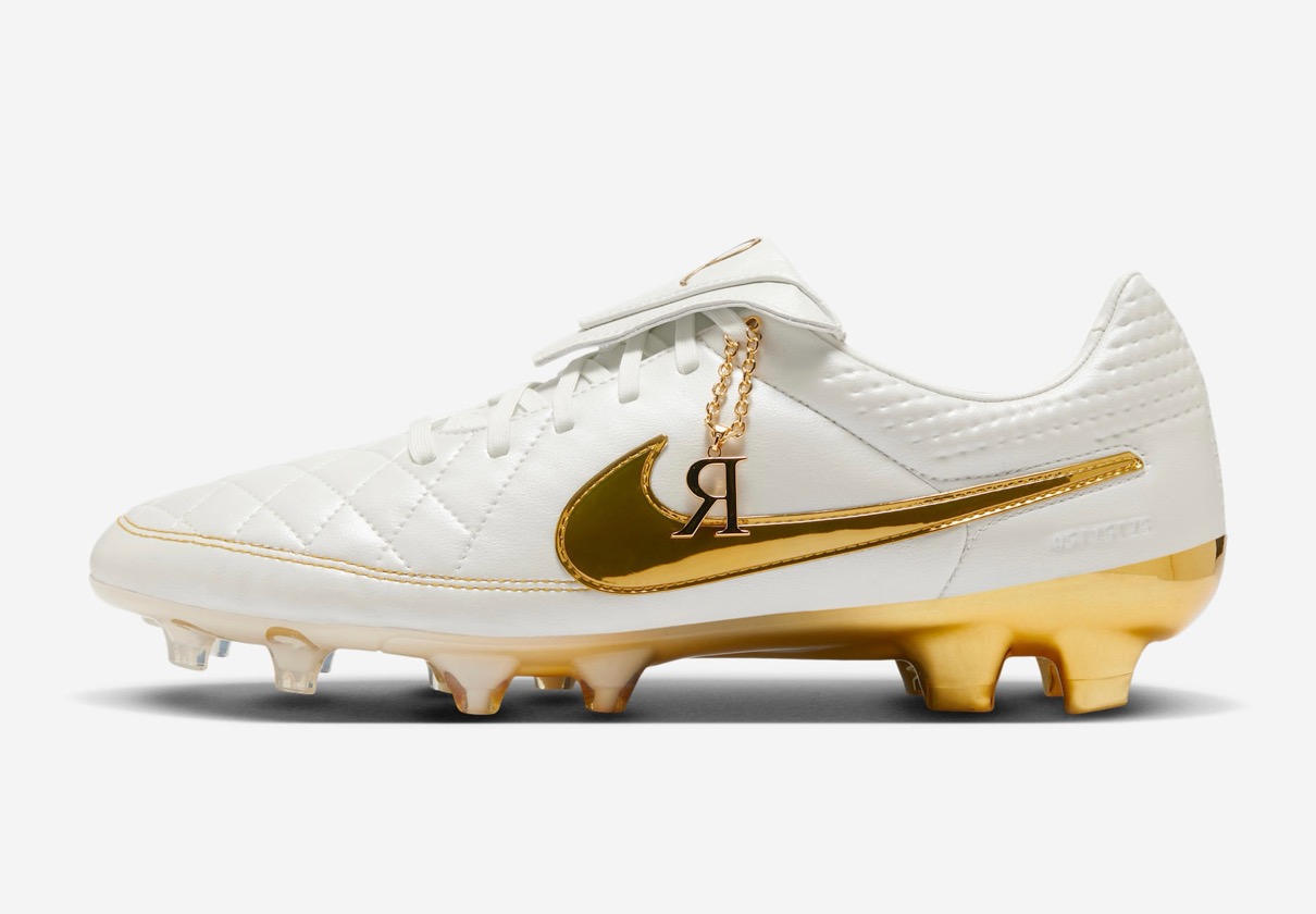 Ronaldinho x Nike Tiempo Legend FG SE “Touch of Gold”が国内12月10